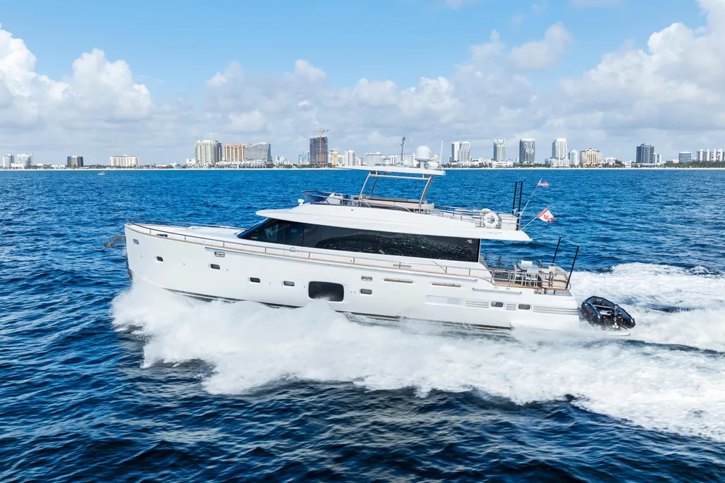 Yacht Photo 58